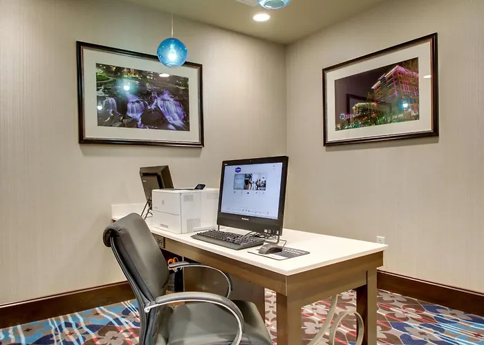Hampton Inn & Suites Greenville Airport