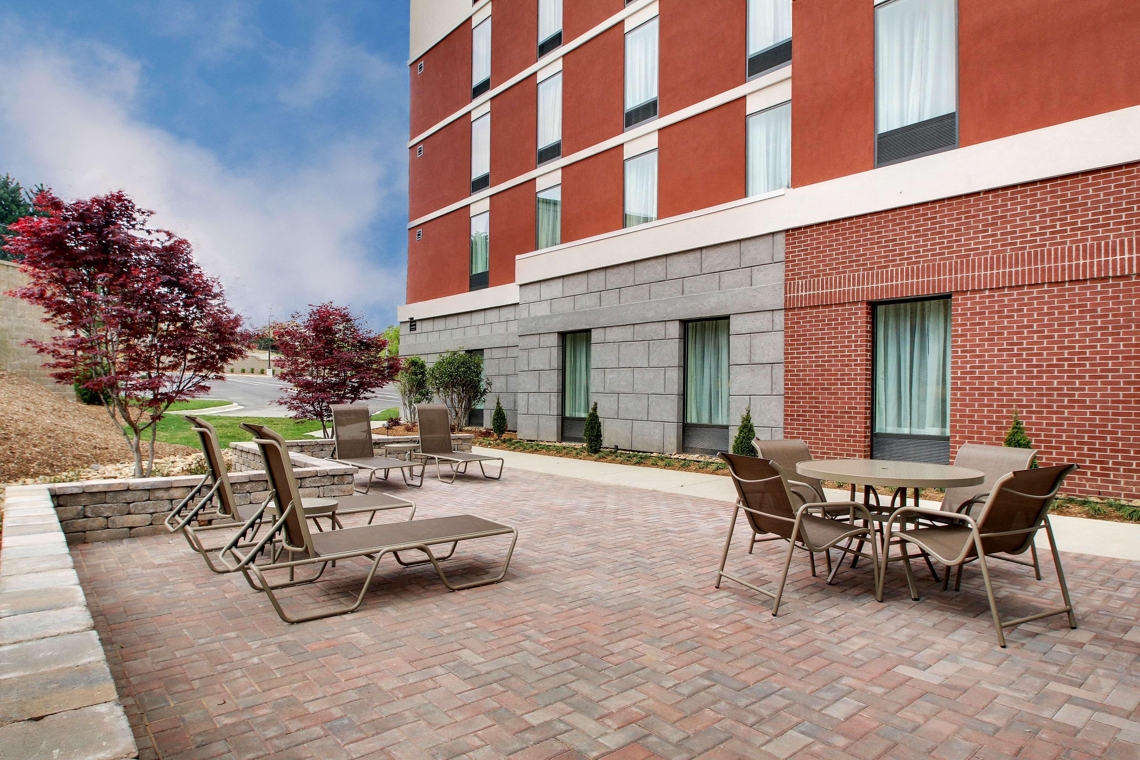 Hotel Hampton & Airport