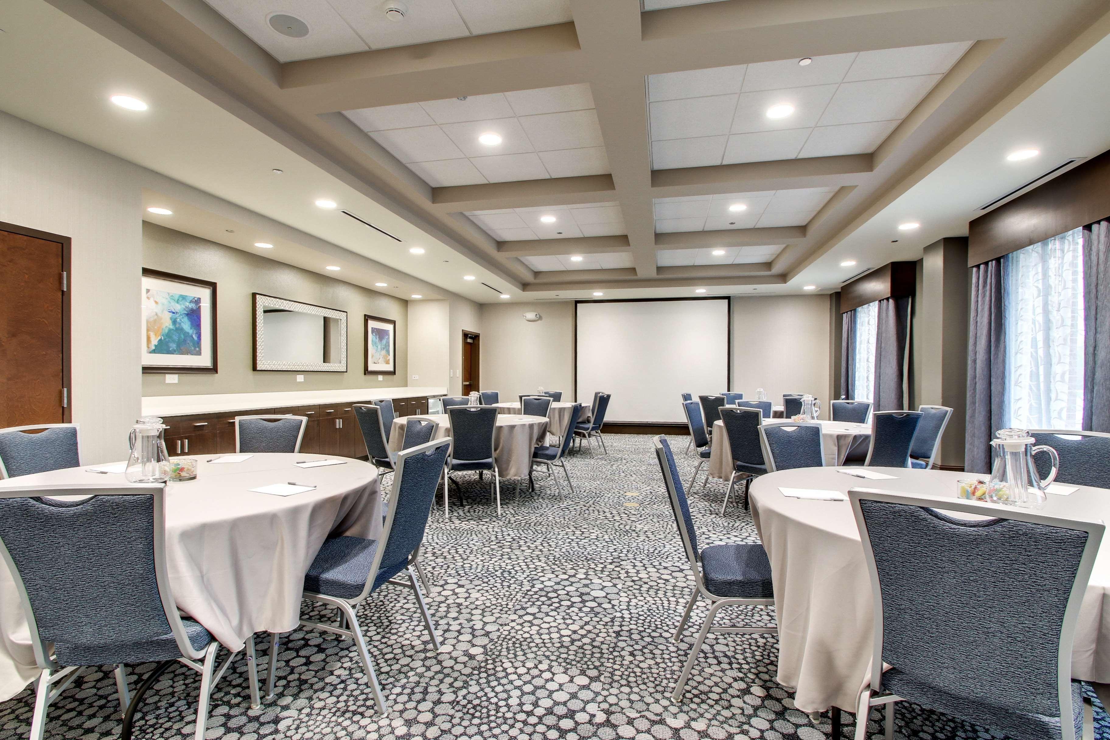Hampton & Airport Hotel