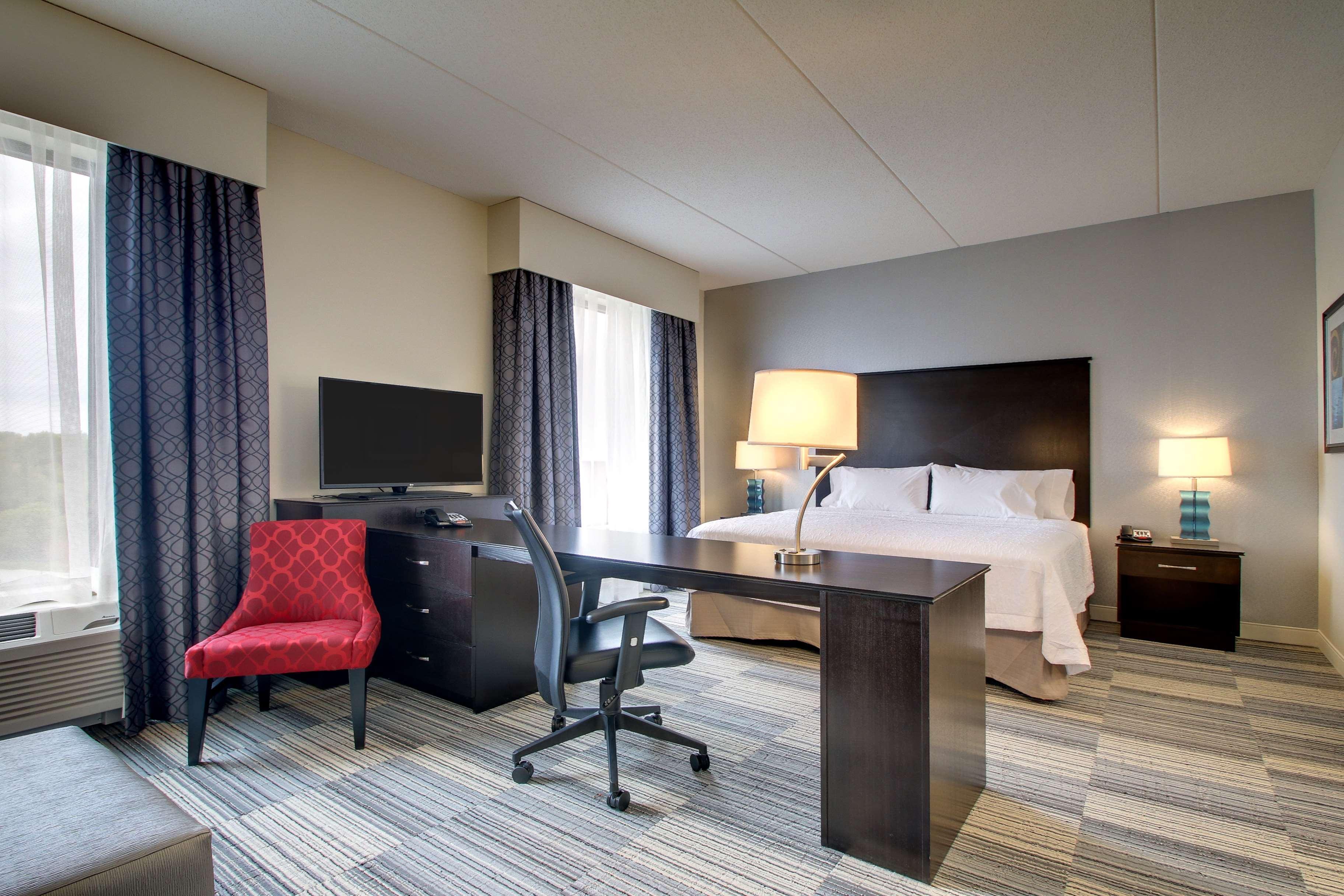 Hotel Hampton & Airport