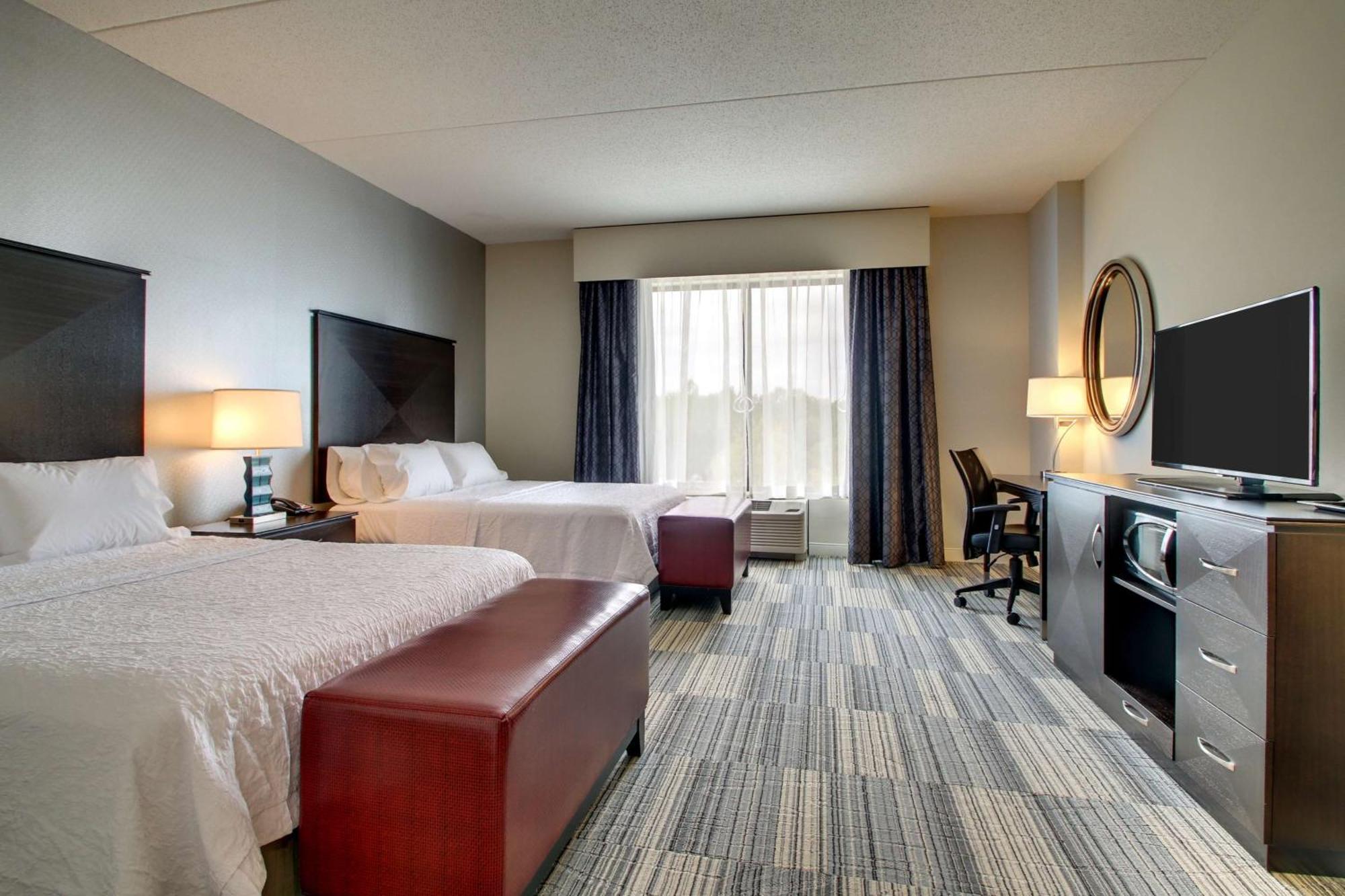 Hampton & Airport 3* Greenville