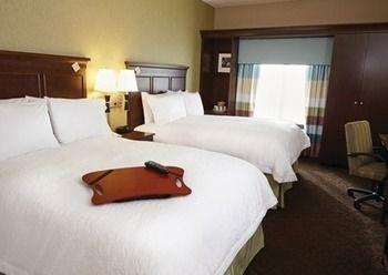 Hampton & Airport Hotel