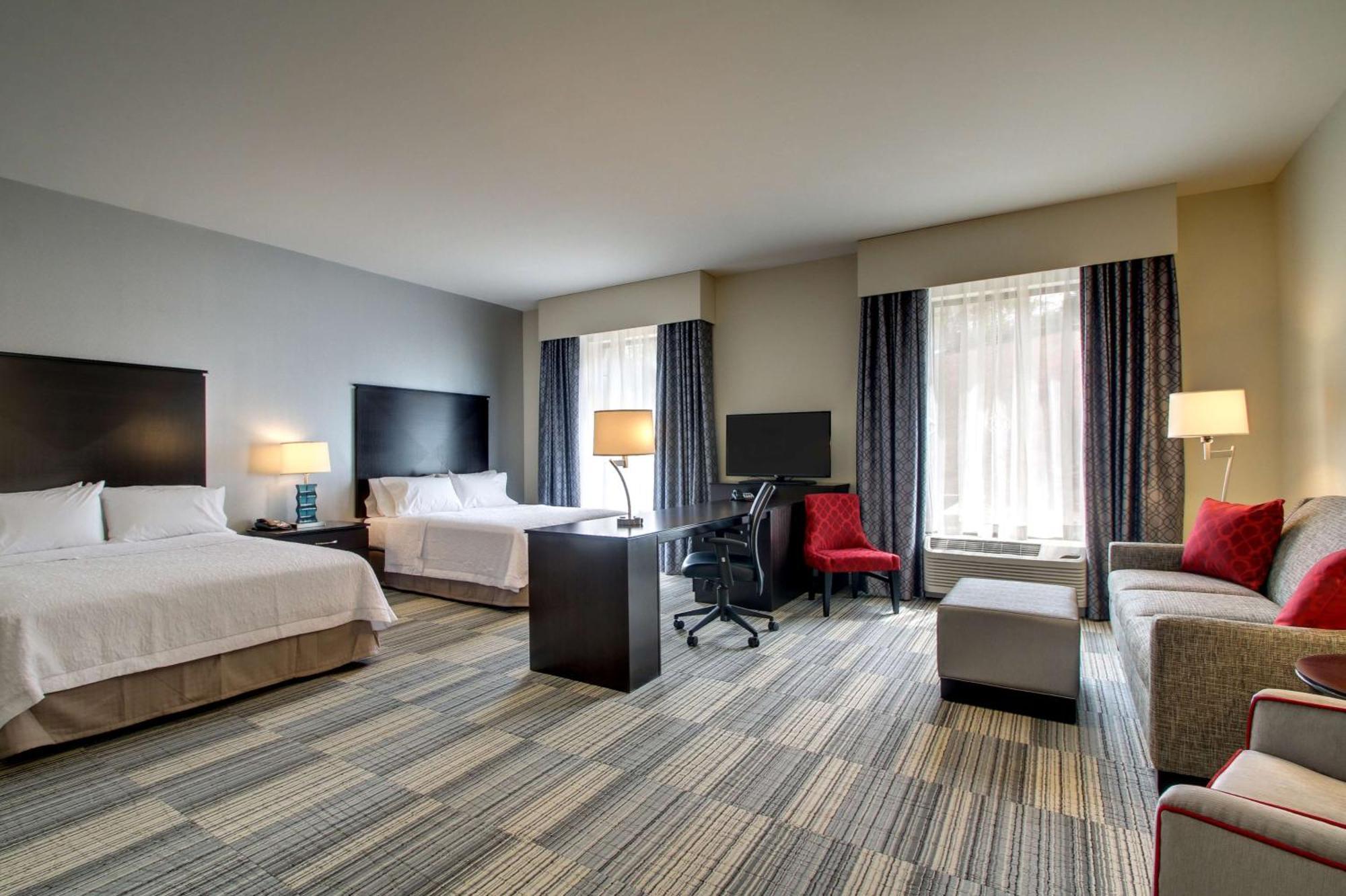 Hampton & Airport Hotel